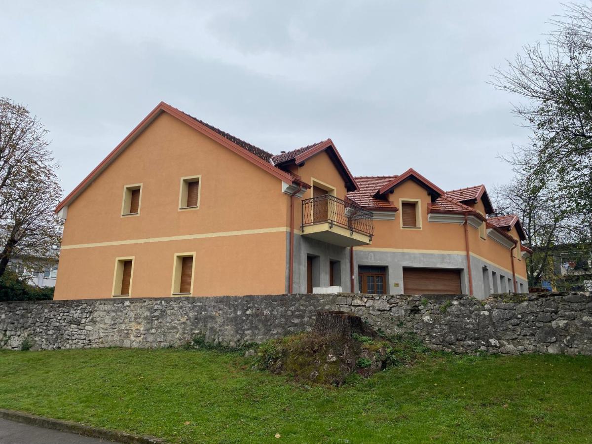 Apartman Galerija أوغولين المظهر الخارجي الصورة